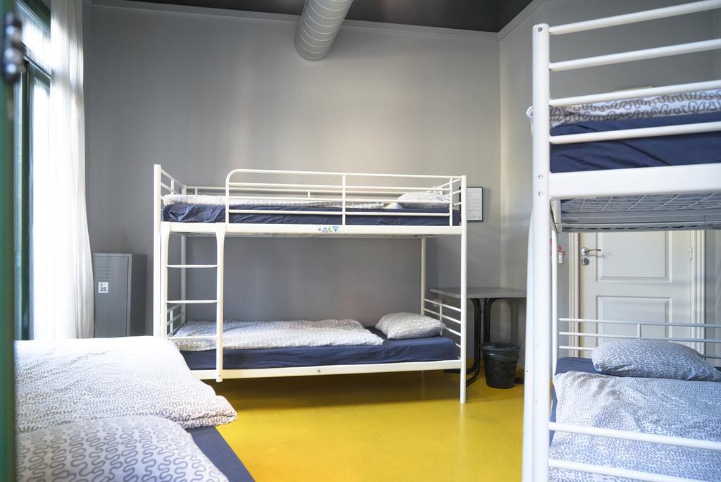 Sleep Green - Certified Eco Youth Hostel Barcelona Eksteriør billede
