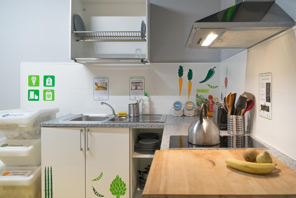 Sleep Green - Certified Eco Youth Hostel Barcelona Eksteriør billede