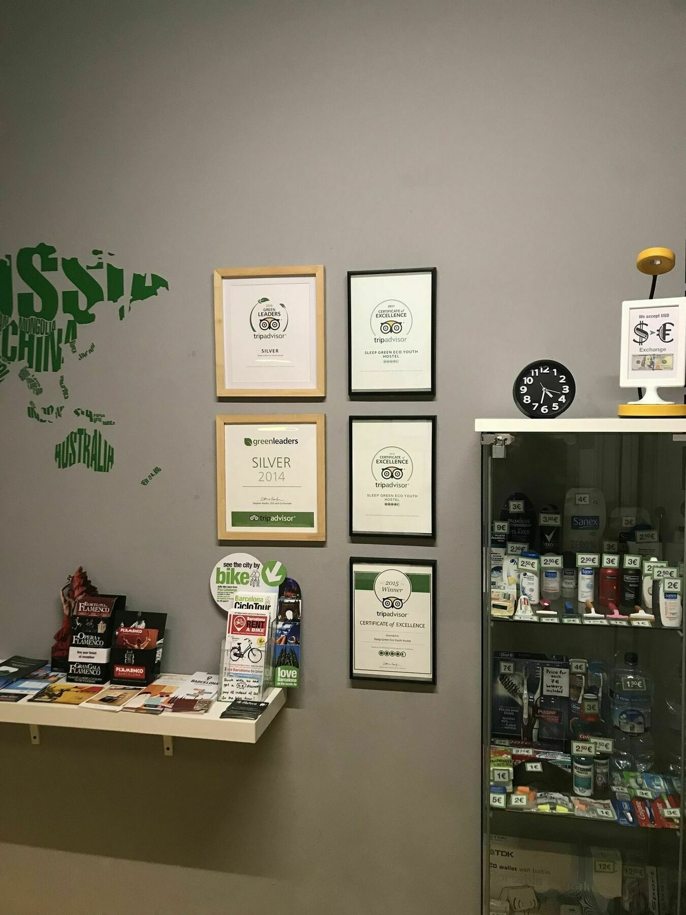Sleep Green - Certified Eco Youth Hostel Barcelona Eksteriør billede